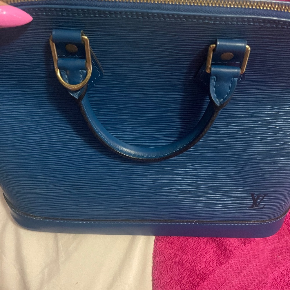 Louis Vuitton Epi bag